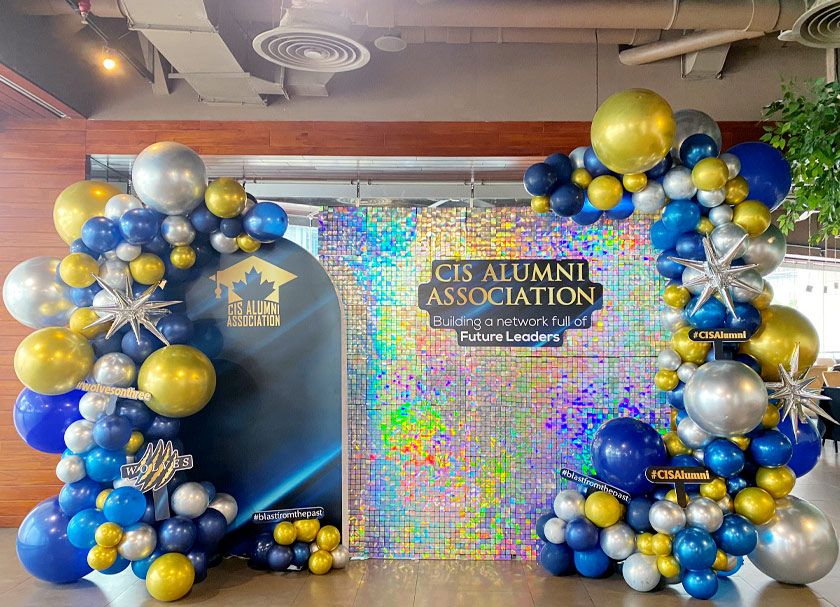 Trang trí booth check in Gala Dinner - The CIS Alumni