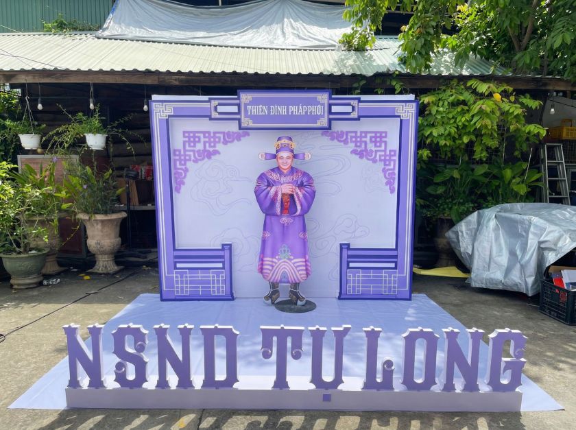 Đồng hành cùng fan thiết kế và thi công booth NSND Tự Long