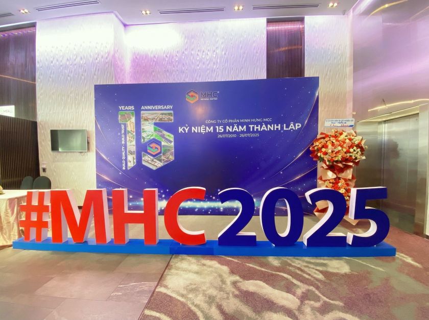 Azparty Thi công booth kỷ niệm 15 Năm Của Minh Hưng M&C