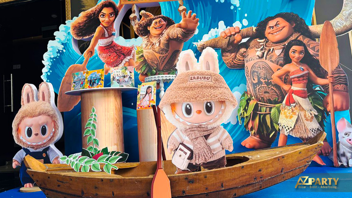 Backdrop trang trí sinh nhật chủ đề đại dương Moana kết hợp gấu Labubu khổng lồ