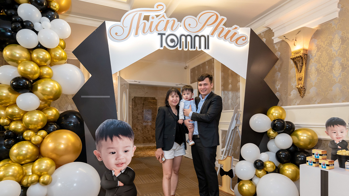 Dự án Trang trí tiệc thôi nôi bé Tommi cá tính chủ đề Boss Baby - AZparty