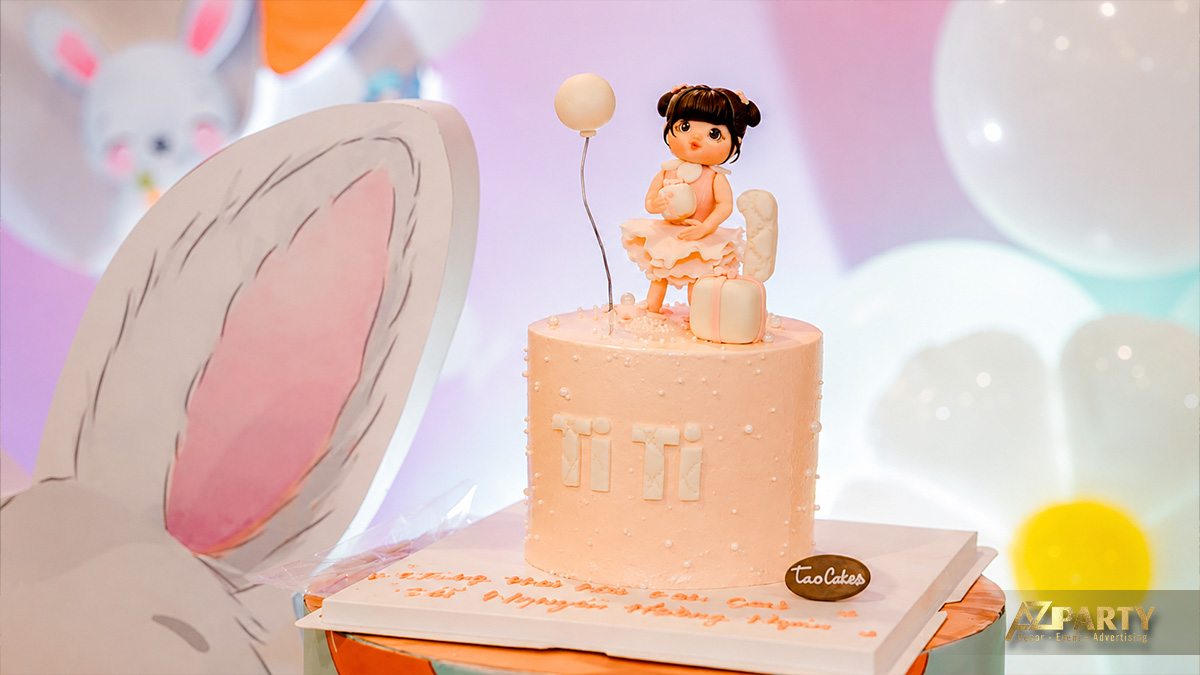 Trang trí tiệc thôi nôi bé Hoàng Ngân lộng lẫy và ngọt ngào