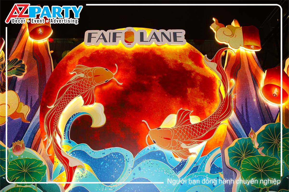 Tiểu cảnh trung thu Faifo Lane rực rỡ về đêm với ánh đèn LED chiếu hắt toàn bộ họa tiết nổi