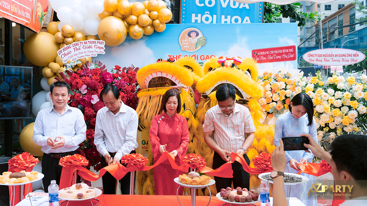 Nghi thức cắt băng khánh thành lễ khai trương cửa hàng Thế Giới Gạo tại Bình Trưng TP.HCM