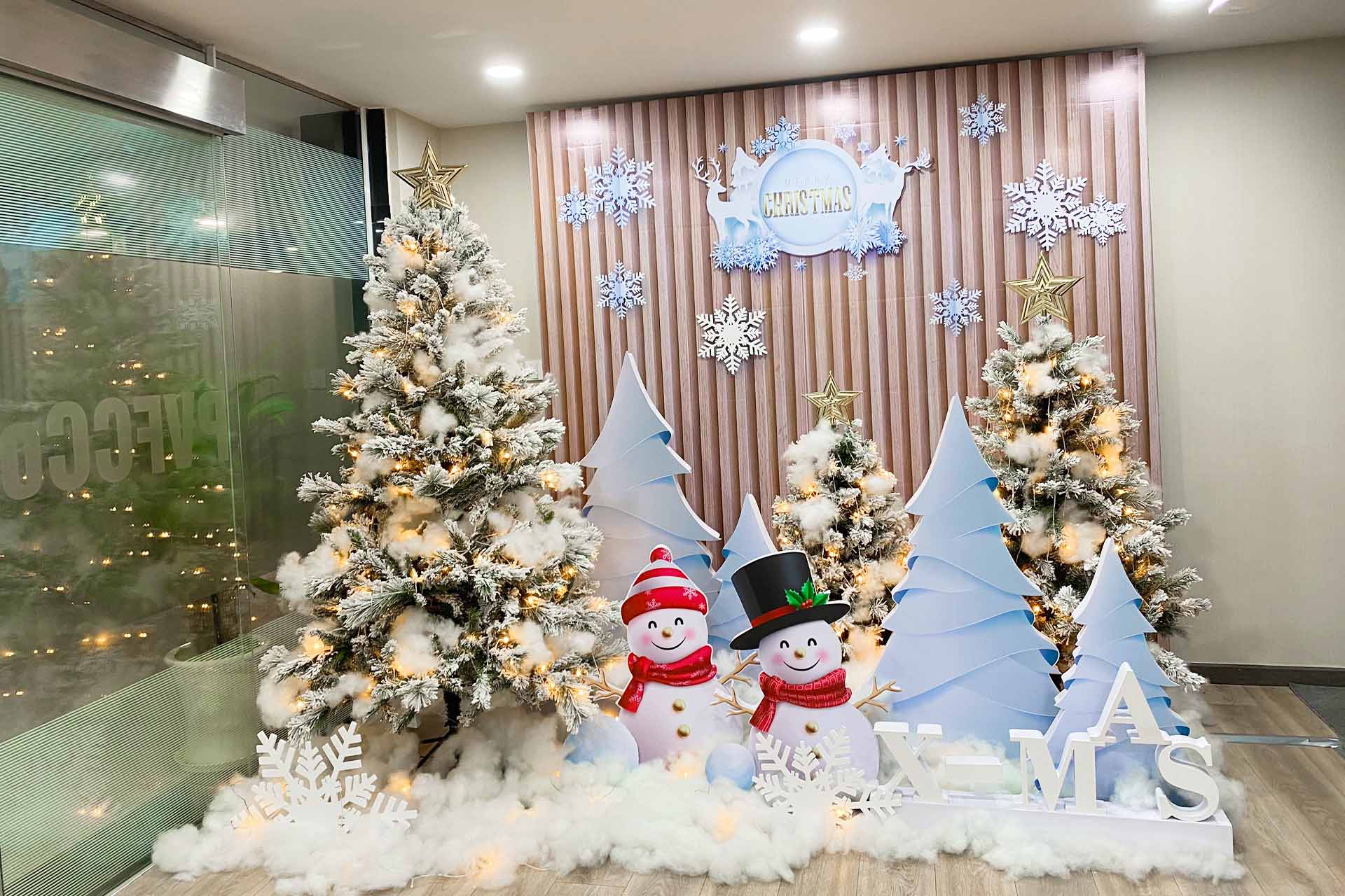 Chia Sẻ Kinh Nghiệm Trang Trí Cây Thông Noel Cho Người Mới