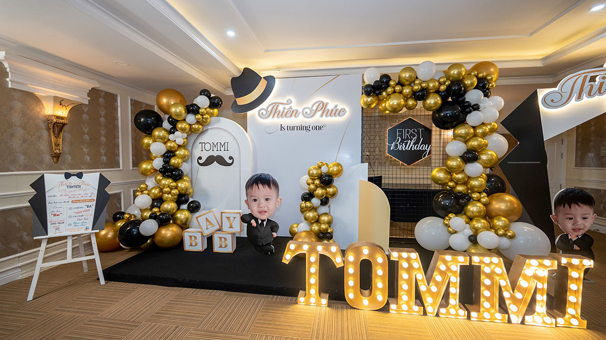 Mô hình chibi bé Tommi hóa thân thành Boss Baby đáng yêu