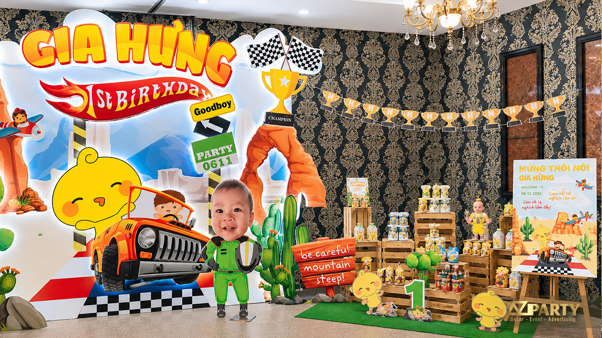 Khung ảnh lưu niệm dễ thương ghi lại khoảnh khắc của bé Gia Hưng
