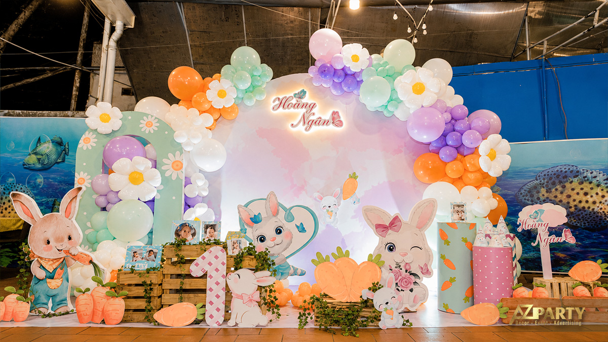 Backdrop trang trí thôi nôi rực rỡ và nổi bật dành cho bé Hoàng Ngân