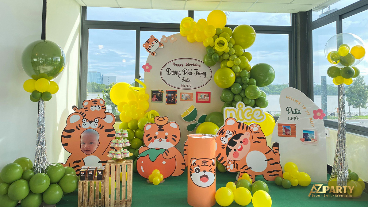 Backdrop trang trí tiệc thôi nôi ấn tượng dành riêng cho Lion và Putin