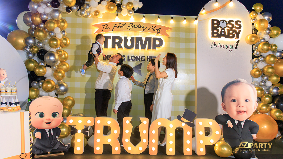 Góc check-in hoàn hảo lưu giữ kỷ niệm trong tiệc thôi nôi của bé Trump