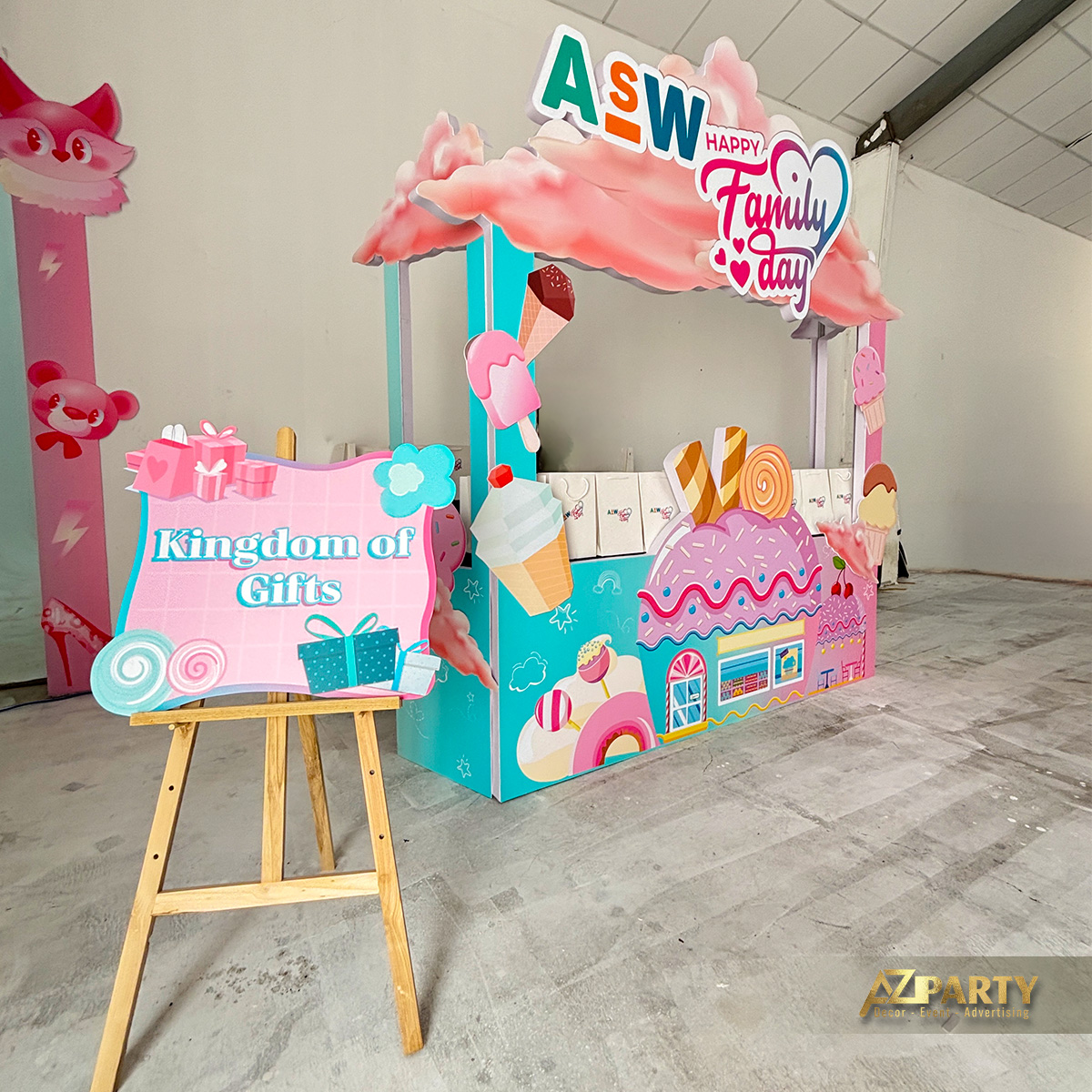 Gian hàng Kingdom of Gifts với thiết kế concept kẹo ngọt tại ngày hội ASW Happy Family Day
