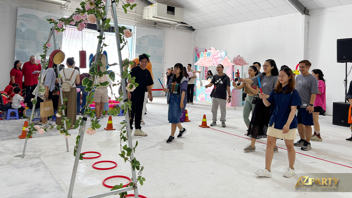 Trò chơi ném vòng vận động dành cho nhân viên và gia đình tại ngày hội ASW Family Day
