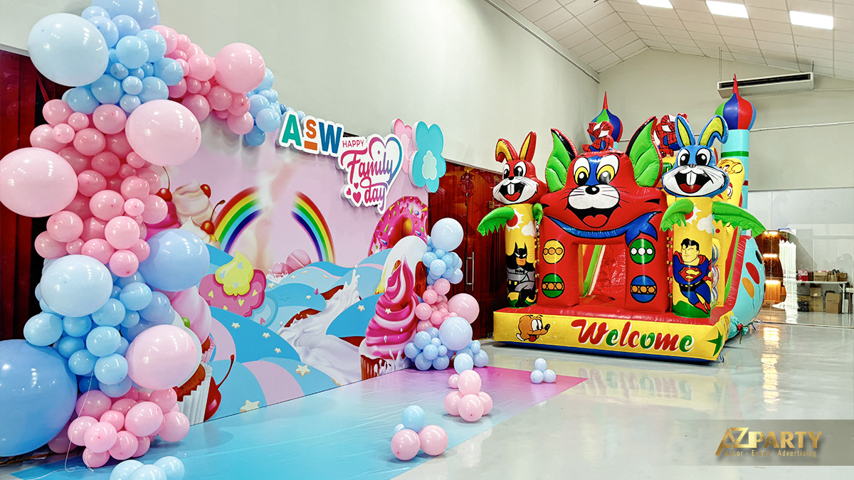 Backdrop phụ ngày hội gia đình ASW với bong bóng pastel và nhà hơi nhảy nhót cho trẻ em
