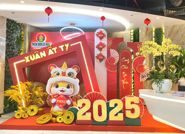 Trang trí Tết Ất Tỵ 2025 tại Công ty Phân bón Cà Mau