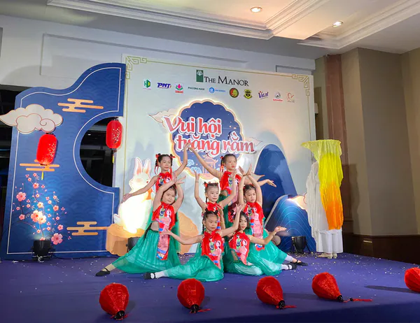 Đồng hành tổ chức tiệc trung thu Công Ty Manor