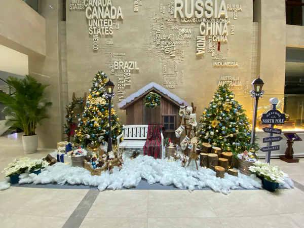 Ngôi Làng Tuyết Giữa Lòng Sài Gòn Với Tiểu Cảnh Noel FPT