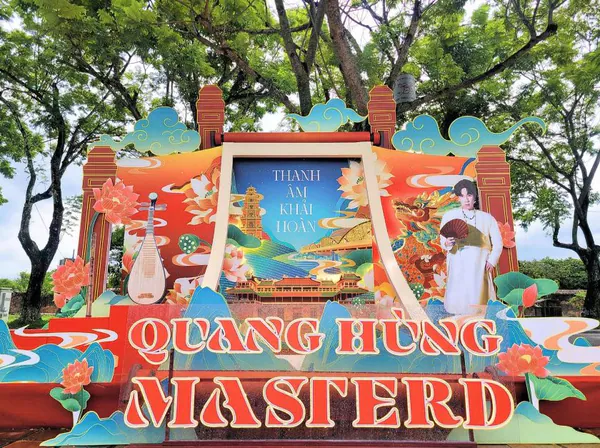 Photobooth Quang Hùng MasterD - Thiết kế theo phong cách cổ điển của xứ Huế