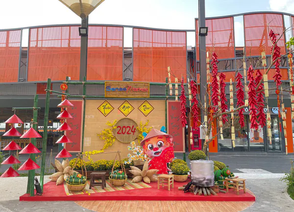 Trung tâm thương mại Sense Market chào năm mới hoành tráng