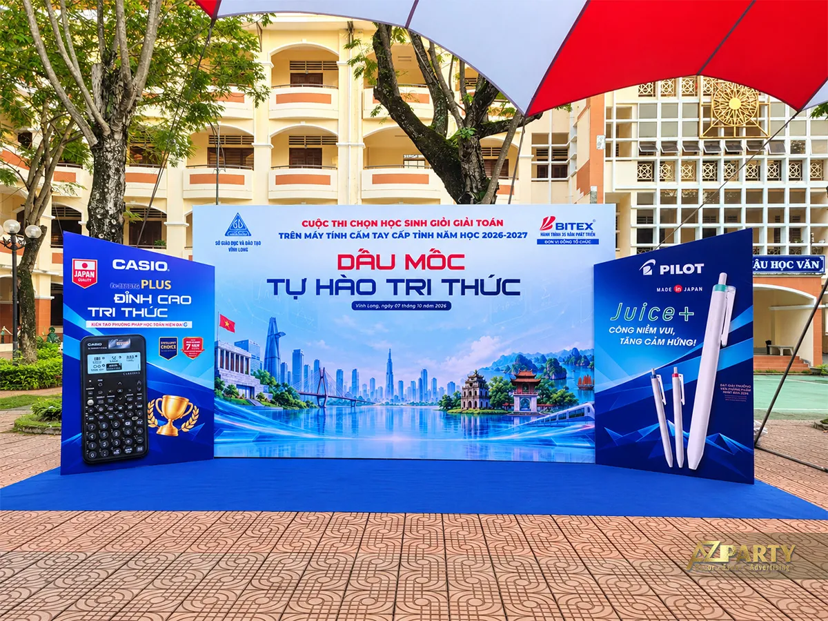Toàn cảnh khu Dấu mốc tự hào tri thức trên thảm xanh tại THPT Lưu Văn Liệt