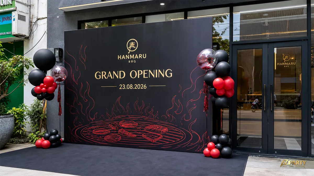 Mẫu backdrop nhà hàng màu đen đỏ đặt trước mặt tiền