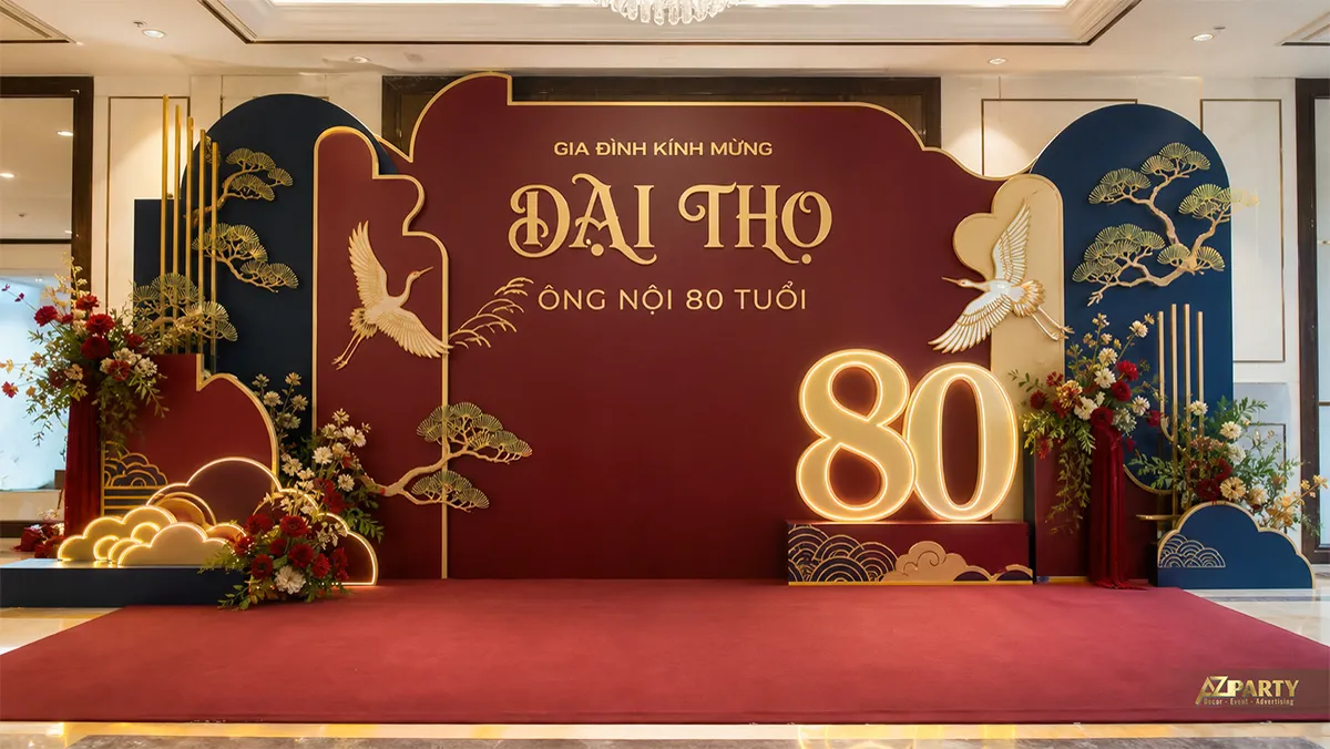 Không gian đại thọ ông nội 80 tuổi màu đỏ xanh với chim hạc và cây tùng