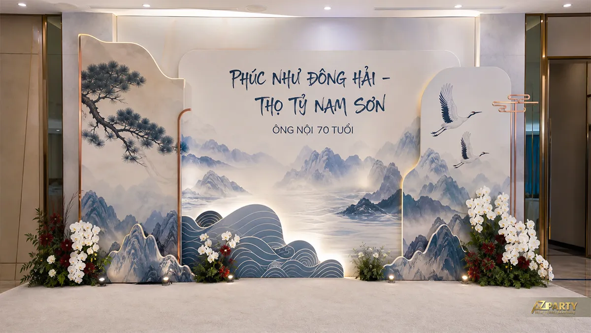 Không gian mừng thọ ông nội 70 tuổi với phong cảnh sơn thủy xanh trắng