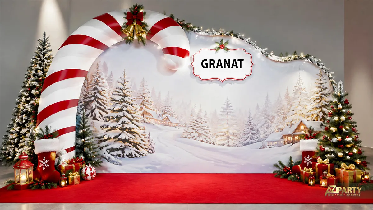 Backdrop Noel dạng vòm với cây kẹo khổng lồ, rừng tuyết, hộp quà và khoảng đứng chụp ảnh ở giữa