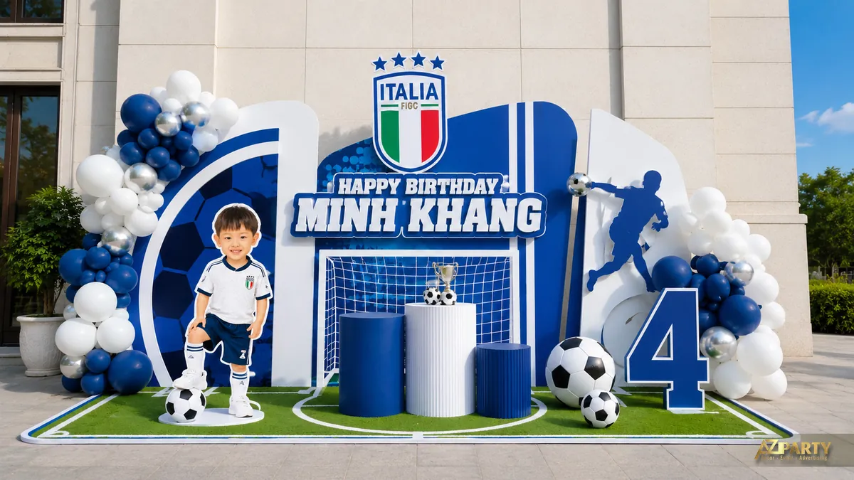 Backdrop sinh nhật bóng đá đội tuyển Italia với khung thành xanh trắng và mô hình số 4