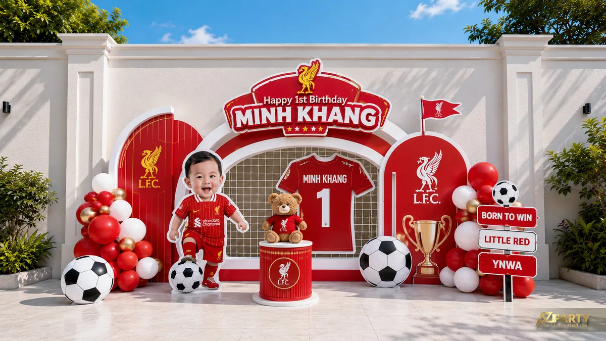 Backdrop sinh nhật bóng đá Liverpool đỏ trắng với áo đấu số 1 và bóng bay hai bên