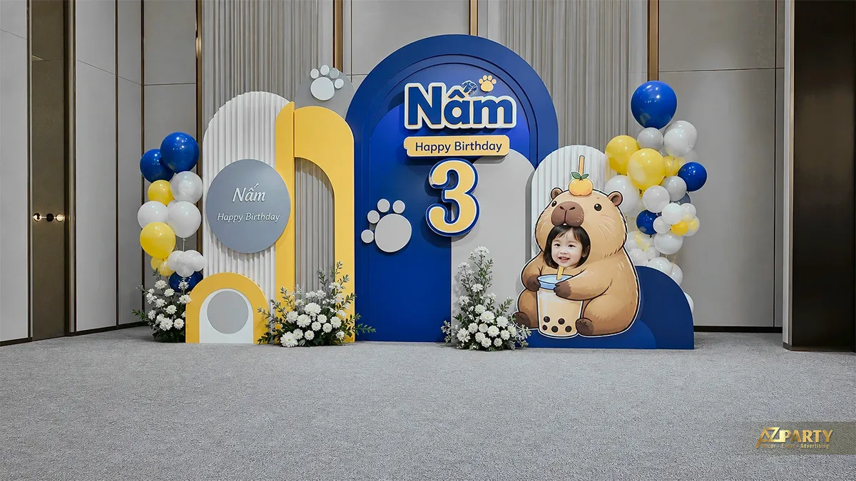 Backdrop Capybara xanh vàng với khung vòm và cụm bóng hai bên