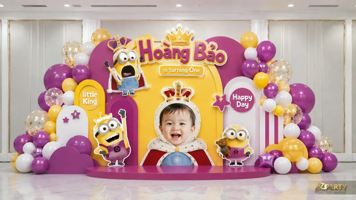 Backdrop sinh nhật Minions tím vàng với cụm bóng lớn, ảnh bé ở trung tâm và nhiều nhân vật Minion