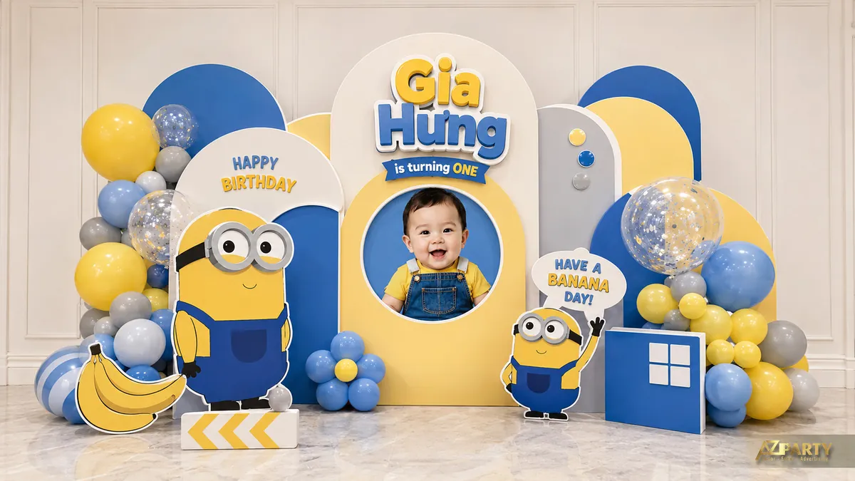 Backdrop sinh nhật Minions xanh vàng với ảnh bé, nhân vật Minion lớn và cụm bóng hai bên