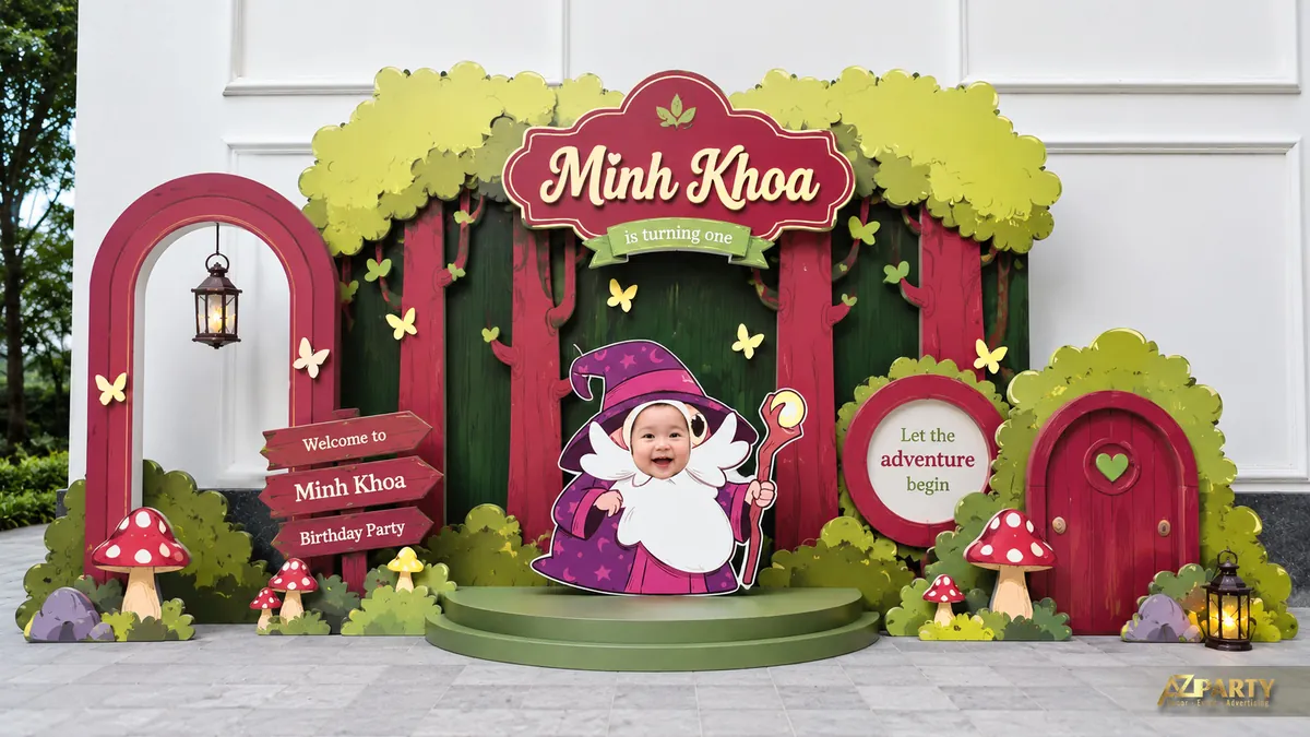Backdrop thôi nôi Minh Khoa chủ đề khu rừng phép thuật với phù thủy, cửa nhỏ và nấm đỏ