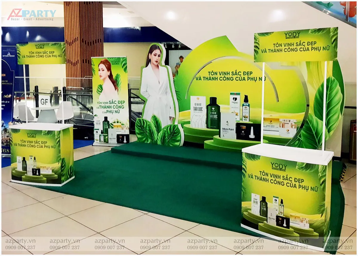 Góc nghiêng booth activation thương hiệu Yody White lắp đặt trong trung tâm thương mại