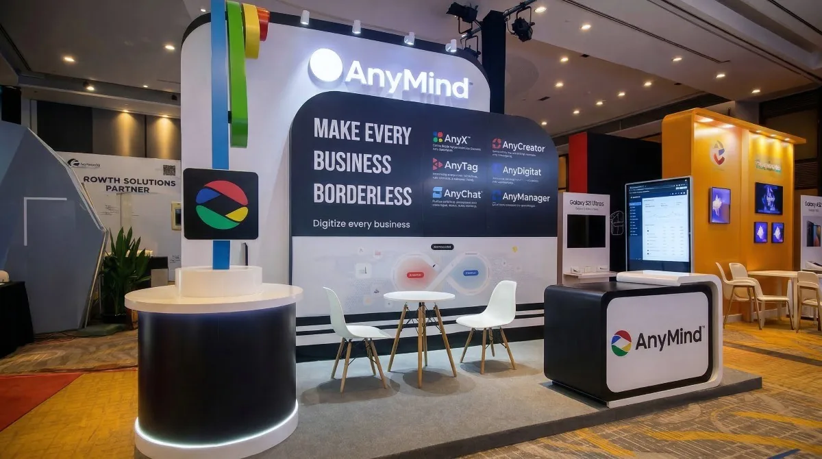Góc chụp khác từ bên trái của booth Anymind
