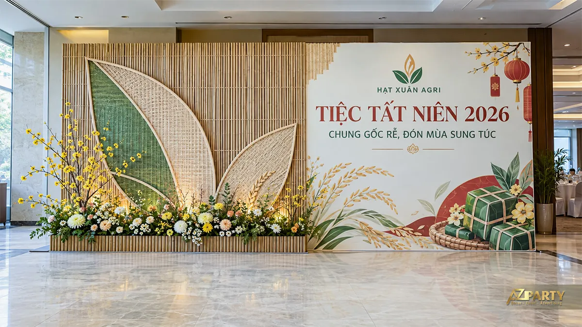 Phông tre với lá đan lớn, hoa vàng và hình bánh chưng