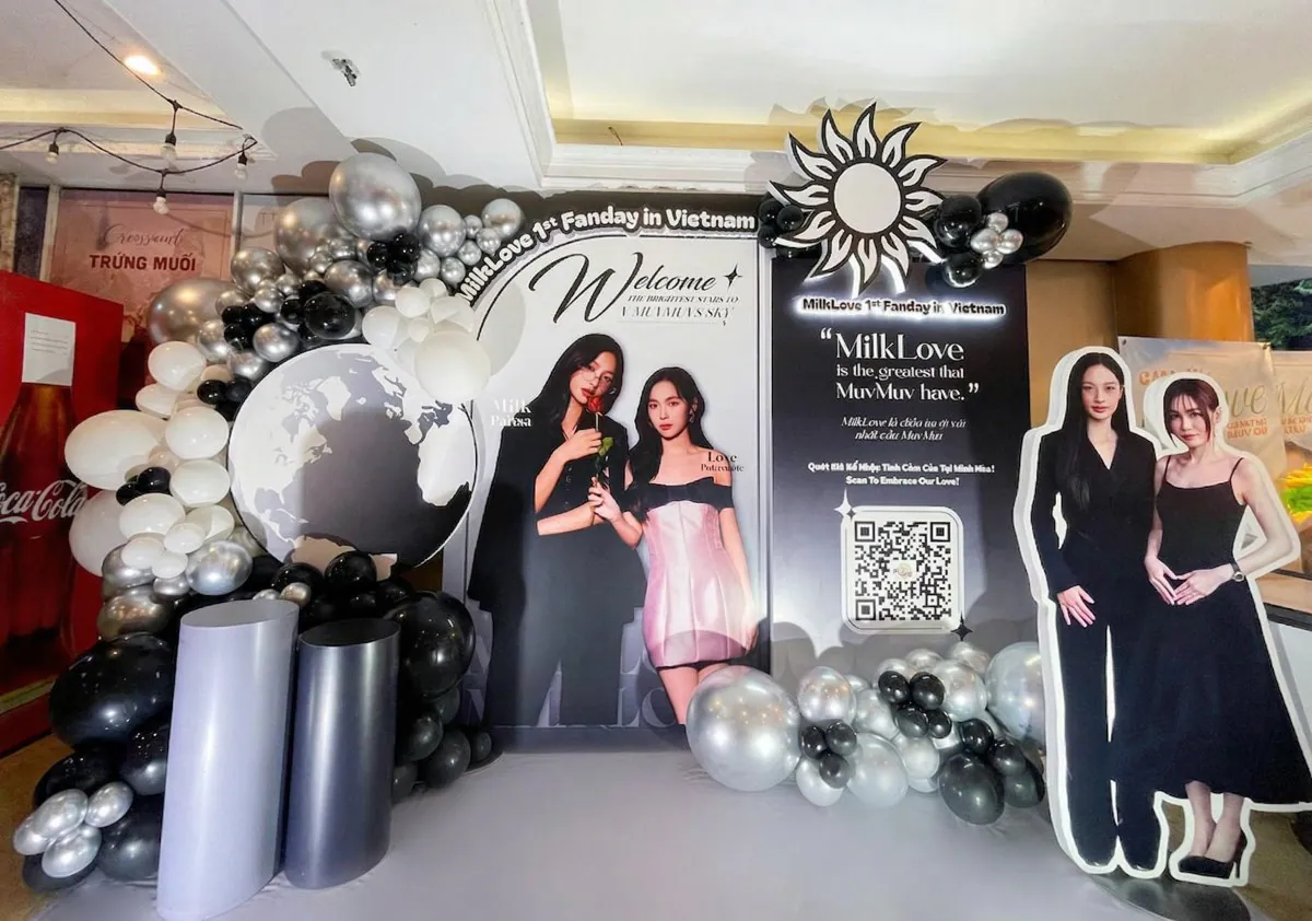 Photobooth fanmeeting Milk & Love, cận cảnh vách chính của booth