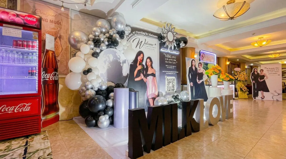 Góc chụp bên trái của photobooth fanmeeting Milk & Love 