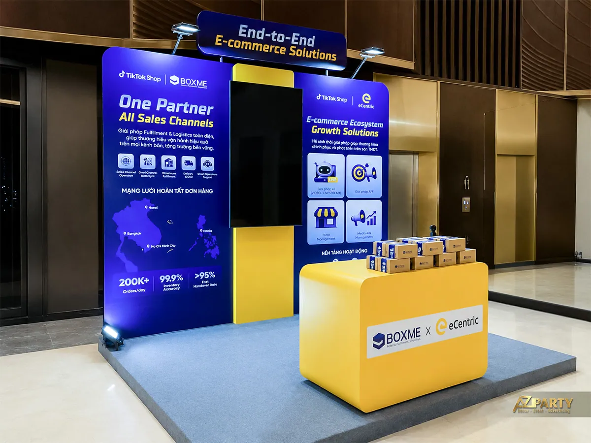 Góc nhìn bên phải cho thấy hai mảng nội dung Boxme và eCentric trên booth