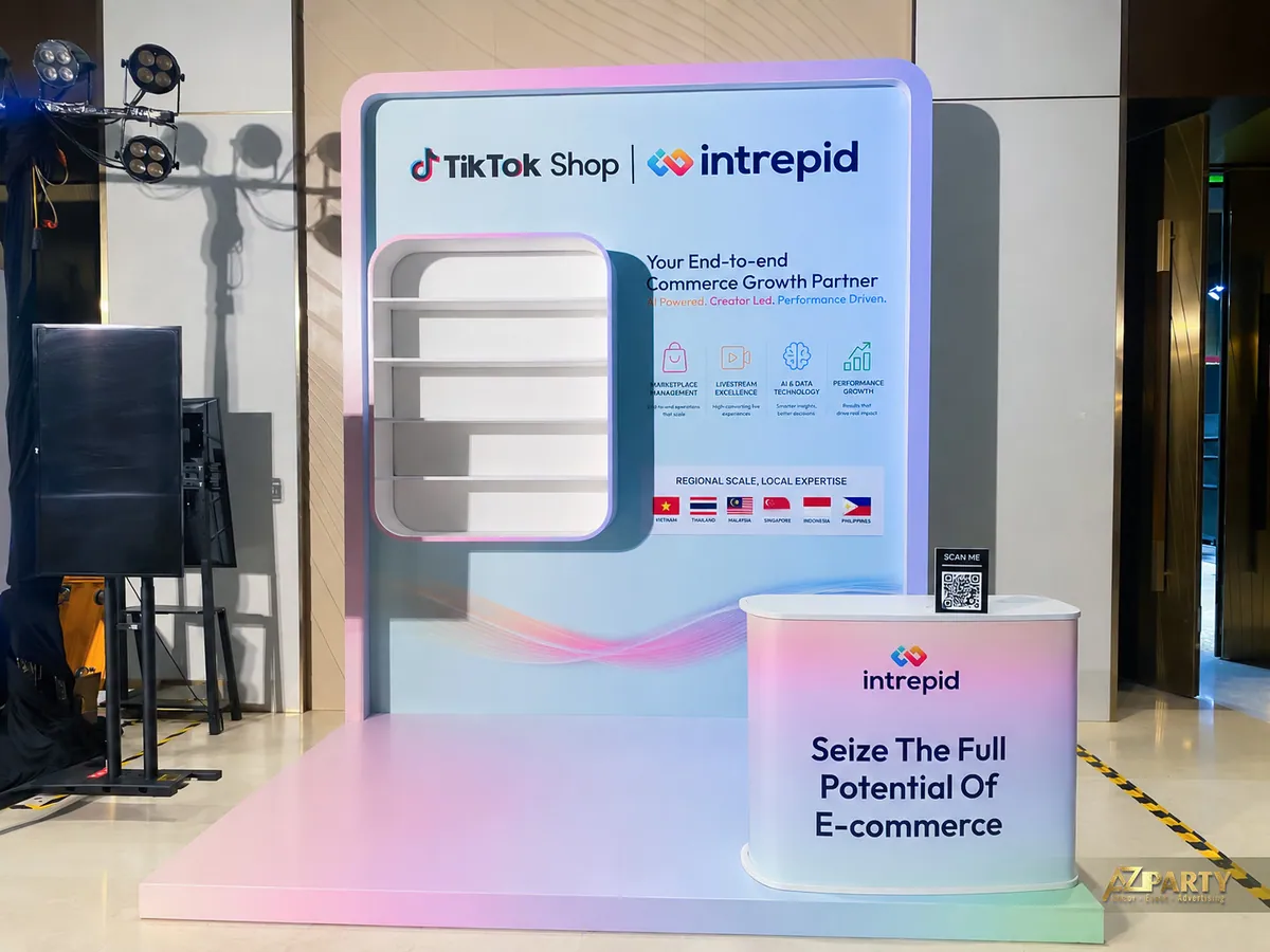 Toàn cảnh booth Intrepid tại TikTok Shop Summit Vietnam 2026 ở ThiskyHall Sala