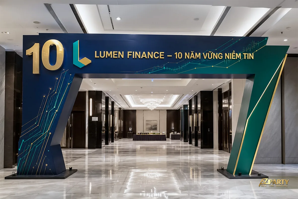 Cổng sự kiện 10 năm Lumen Finance tối giản với đồ thị tăng trưởng