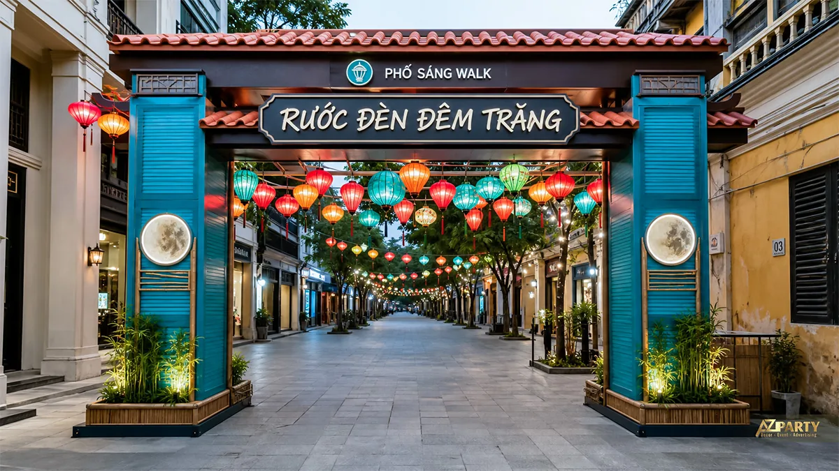 Cổng phố cổ treo lồng đèn nhiều màu