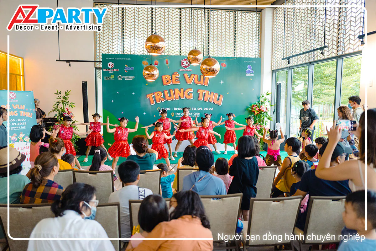 Tiết mục nhảy hiện đại sôi động cuốn hút của đội văn nghệ nhí khu đô thị Waterpoint.