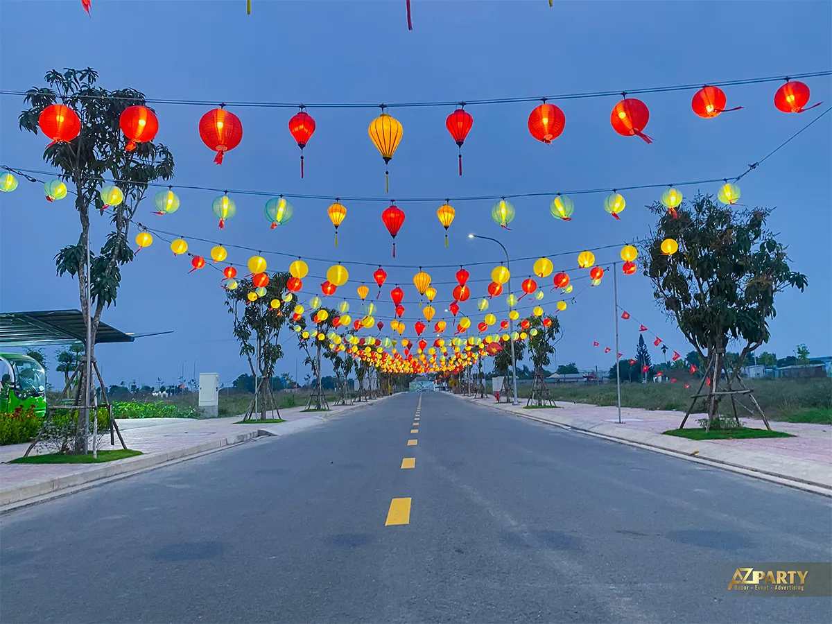 Đường lồng đèn An Huy bắt đầu lên sáng vào thời điểm chạng vạng