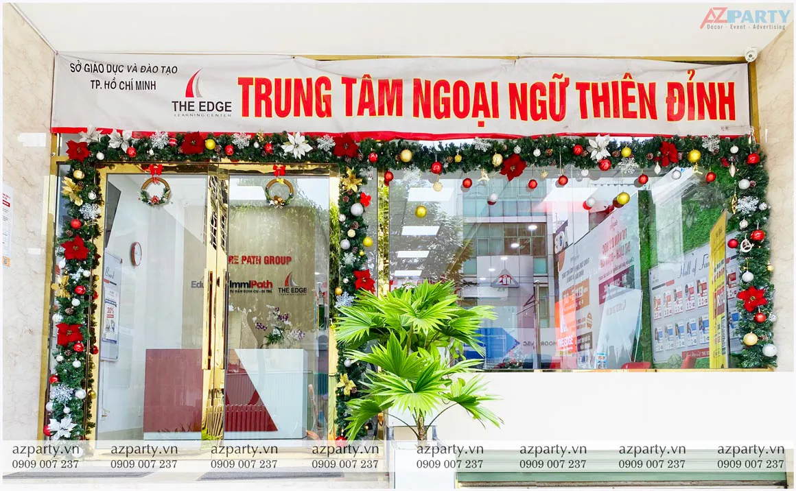 trang trí giáng sinh trung tâm ngoại ngữ