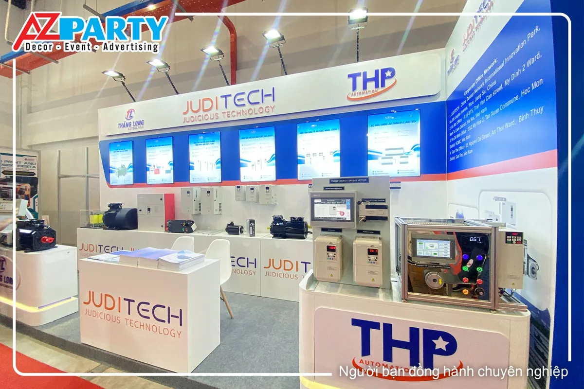 Góc chụp bên phải của gian hàng THP Automation 