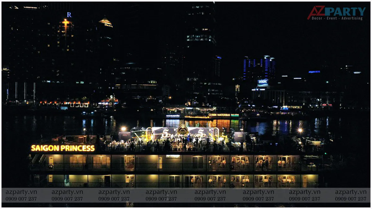 Toàn cảnh du thuyền Saigon Princess tổ chức sự kiện đêm tiệc D7 lung linh trên sông