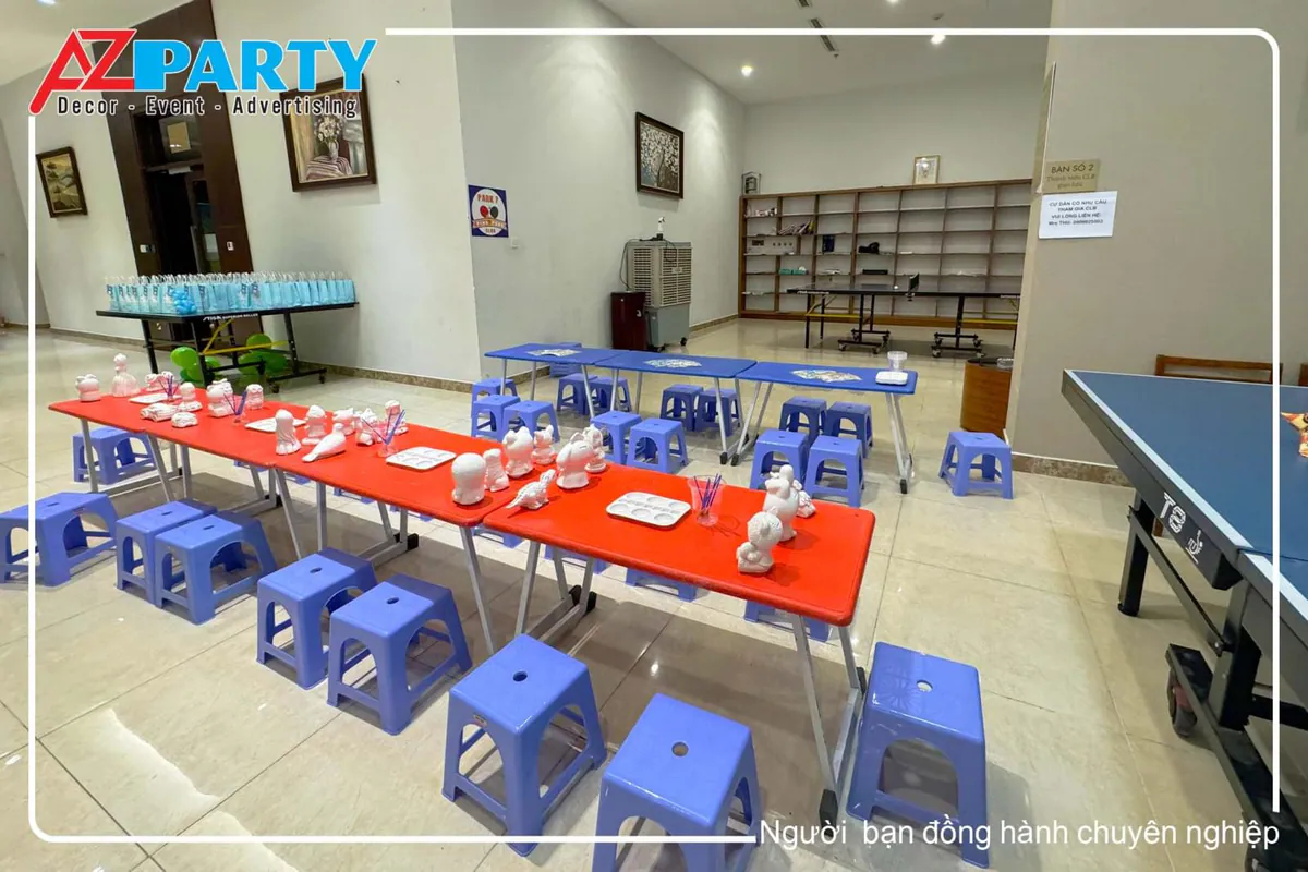 Khu vực tô tượng thạch cao sáng tạo dành cho các bé tại ngày hội 1/6
