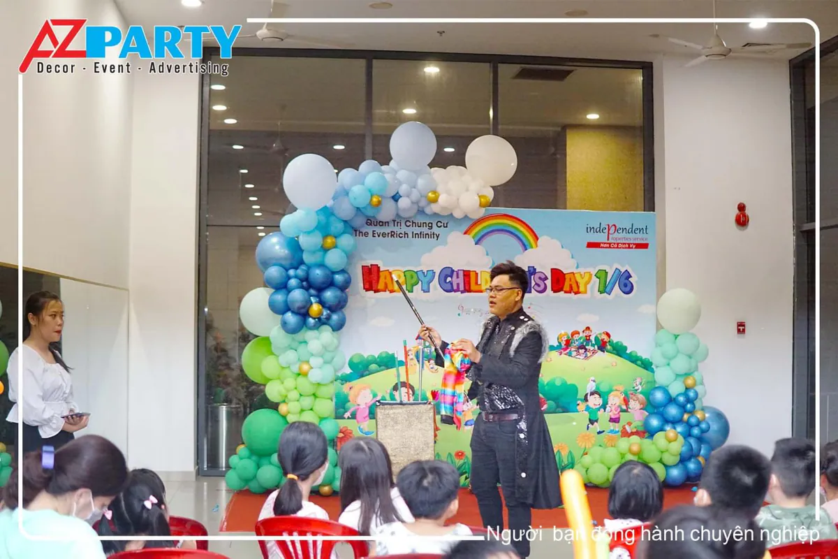 Tiết mục ảo thuật hấp dẫn trong chương trình thiếu nhi tại The Everrich Infinity