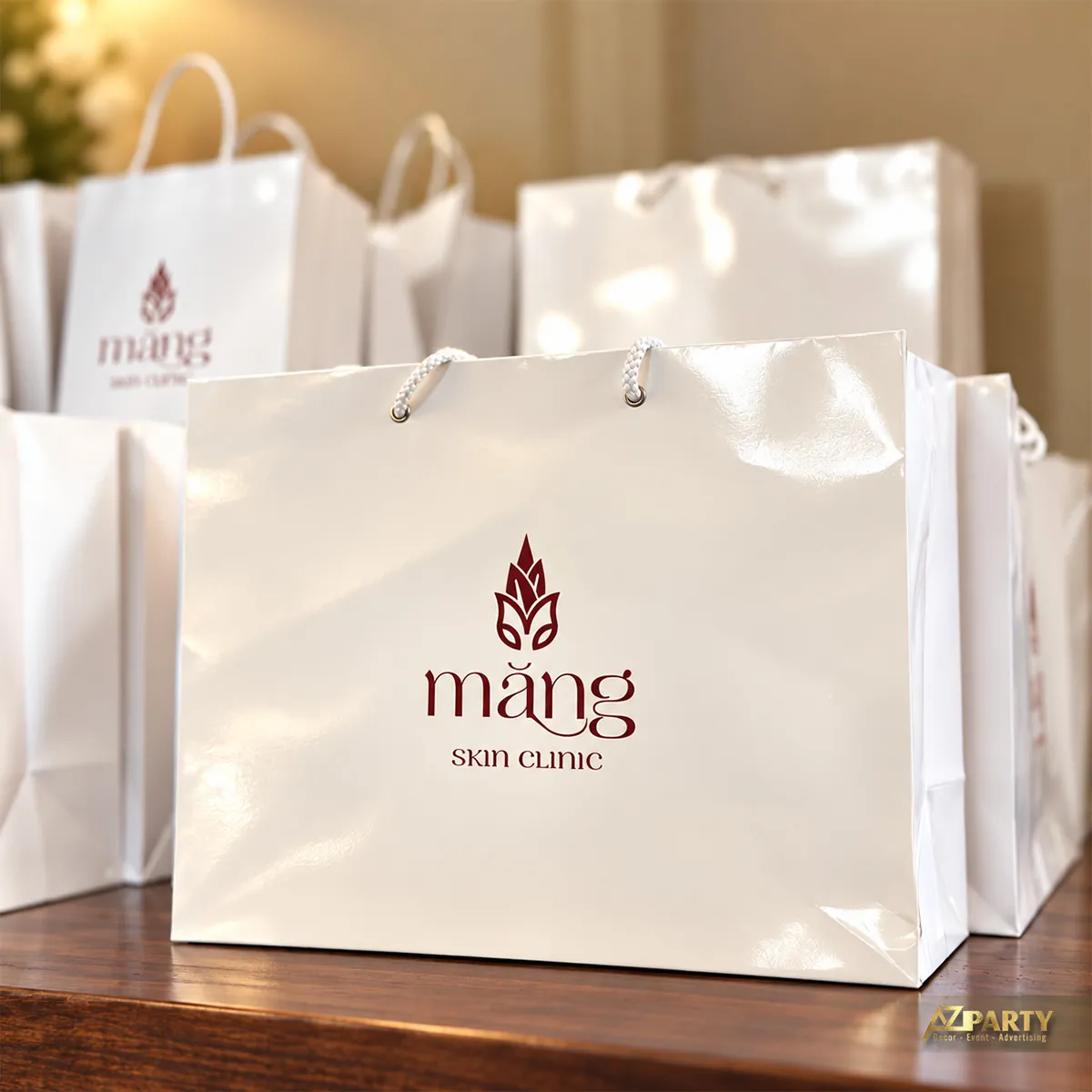 Túi quà trắng in logo Măng Skin Clinic